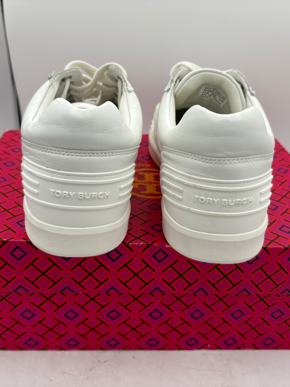 TORY BURCH SNEAKER CLOVER COURT LEATHER TITANIUM WHITE LOGO SZ US 9.5 NIB - Picture 6 of 14